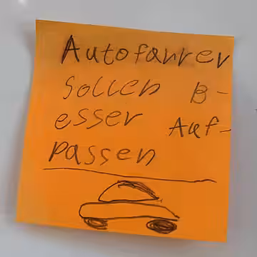 Ein Kind möchte, dass Autofahrer besser aufpassen, damit sie keine Tiere überfahren.