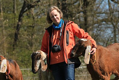 Ute mit Gustav und Oskar.