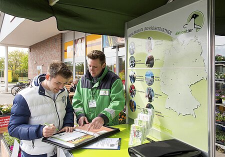 Über 4000 Aktionen zur Aufklärung führt aktion tier jährlich bundesweit durch.