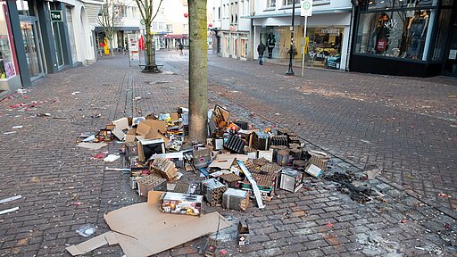 Silvestermüll auf der Strasse