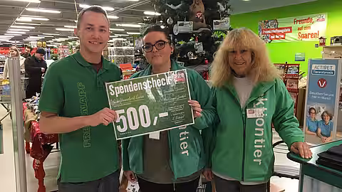 aktion tier Mitarbeiter/innen im Fressnapf Rangsdorf 