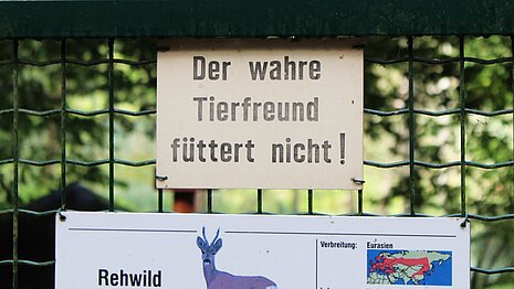 Solche dezenten Appelle wirken heutzutage wohl nicht mehr.