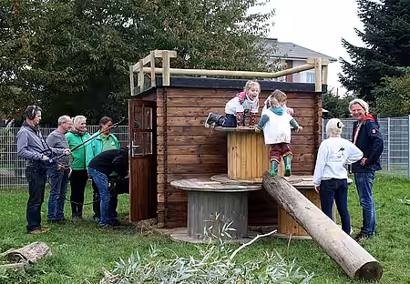 Das von „hundkatzemaus“ gestiftete neue Ziegenhaus.