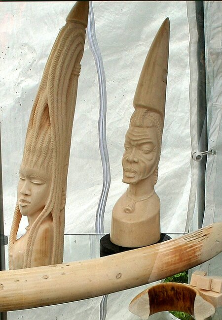 Elfenbein- Souvenirs aus Afrika