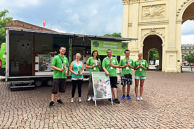 Start unserer Aufklärungskampagne in Potsdam. Foto: © aktion tier e.V./Marut Start unserer Aufklärungskampagne in Potsdam. Foto: © aktion tier e.V./Marut