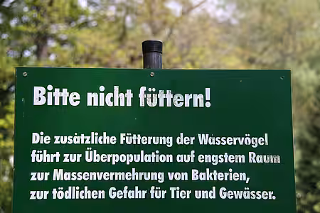 Hinweisschild im Stadtpark 