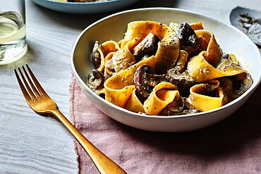 Pappardelle mit Pilzen in cremiger Weißweinsauce