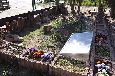 Fertiges Schildkröten-Gehege mit großer Badestelle