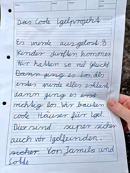 Dieser Brief stammt von zwei Grundschülerinnen aus der Gruppe. Ein Brief, in dem vom Projekt berichtet wird.