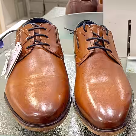 Lederschuhe sind oft spottbillig.