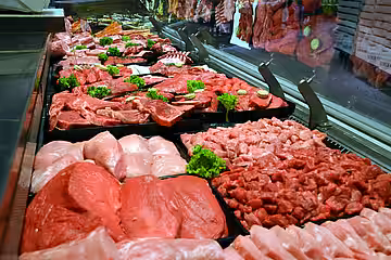 Blick in die Fleischtheke. Immer mehr Menschen greifen hier nicht mehr zu. Blick in die Fleischtheke. Immer mehr Menschen greifen hier nicht mehr zu.