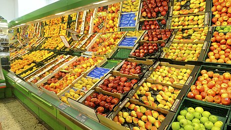 Neben Fleisch wird auch Gemüse und Obst immer teurer.