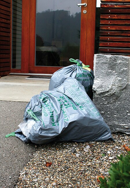 Todesfalle Müllbeutel. Todesfalle Müllbeutel.