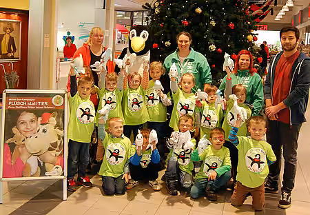 Kampagnenstart "Plüsch statt Tier" in Schwerin 