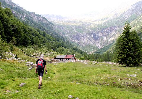 Diese ehemalige Almhütte im Tessin ist heute ein Gasthof.