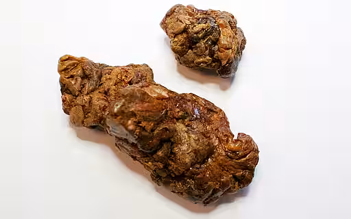 In modernen Magazinbeuten fehlt es an desinfizierendem Propolis (Kittharz). In modernen Magazinbeuten fehlt es an desinfizierendem Propolis (Kittharz).