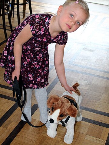 „Mein Stoffhund ist nicht traurig, wenn ich mal keine Zeit für ihn habe.“ „Mein Stoffhund ist nicht traurig, wenn ich mal keine Zeit für ihn habe.“