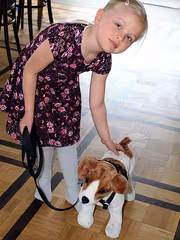 „Mein Stoffhund ist nicht traurig, wenn ich mal keine Zeit für ihn habe.“ „Mein Stoffhund ist nicht traurig, wenn ich mal keine Zeit für ihn habe.“