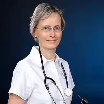 Dr. Ines Holz. Dr. Ines Holz.