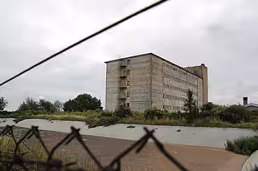 Das ehemalige Schweinehochhaus in Maasdorf bei Köthen (Sachsen-Anhalt).