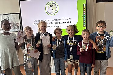 Jedes Kind bekam einen eigenen Tierschutzpass. Jedes Kind bekam einen eigenen Tierschutzpass.